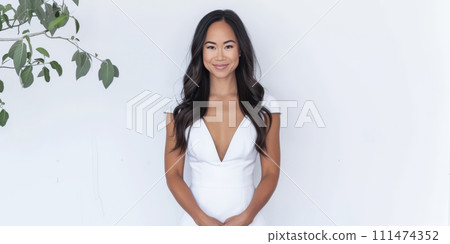 Portrait of a happy young Asian woman isolated...-插圖素材 [111474352 ...