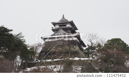 丸岡城被白雪覆蓋 丸岡城被白雪覆蓋 111475452