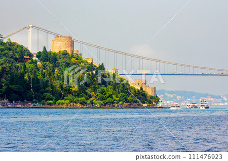 bridge through bosporus bridge through bosporus 111476923