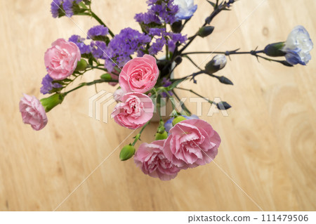 cut flowers cut flowers 111479506