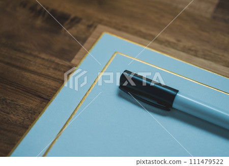 colored paper 111479522