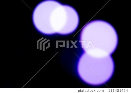Sparkling violet color image background material on black background 111481424