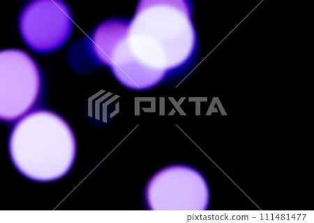 黑色背景上閃閃發光的紫羅蘭色圖像背景材料 111481477