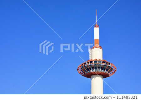 晴朗天空下的京都塔,京都府 晴朗天空下的京都塔,京都府 111485321