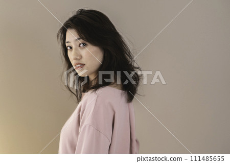 Young woman cool beauty Young woman cool beauty 111485655