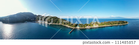 「靜岡縣」用無人機拍攝冬天的富士山和大崎 111485857