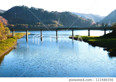 秋天的西和賀町 JR北上線 111486356