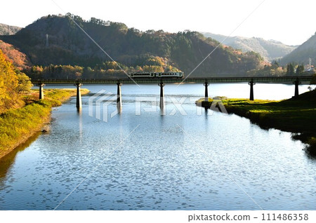 秋天的西和賀町 JR北上線 111486358