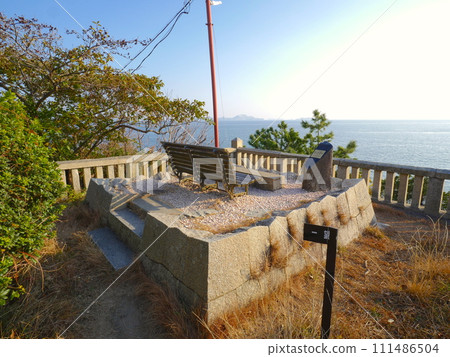 Observation bench next to the torii gate of Akomisaki/Iwatsuhime Shrine, ``Lover's Sanctuary'' Observation bench next to the torii gate of Akomisaki/Iwatsuhime Shrine, ``Lover's Sanctuary'' 111486504