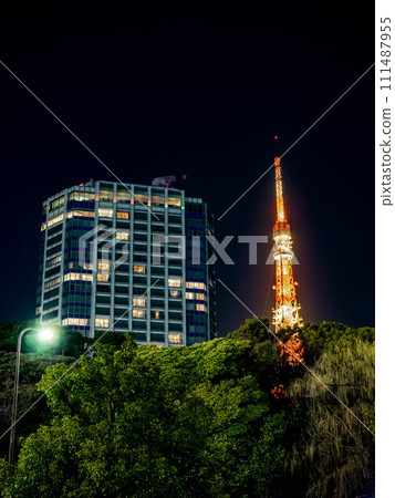 Night view tokyo tower 111487955