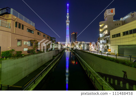 從東京德劍橋眺望東京晴空塔 111488458
