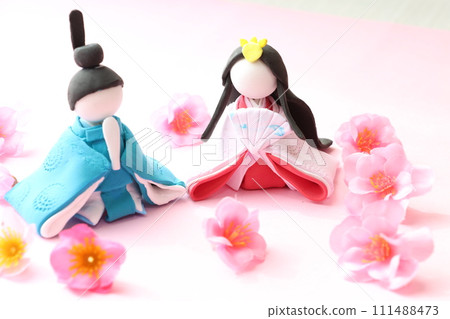 Emiri 和 Hina 娃娃 Hinamatsuri 影像 Emiri 和 Hina 娃娃 Hinamatsuri 影像 111488473