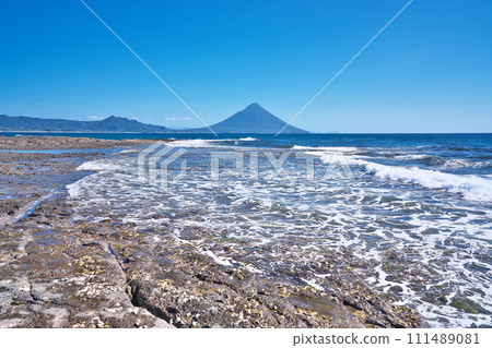[Kaimondake from Bandokorobana Nature Park] Beppu, Eicho Beppu, Minamikyushu City, Kagoshima Prefecture 111489081