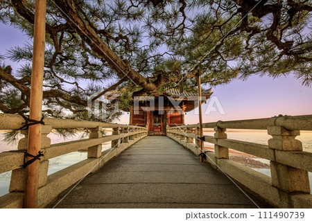 Otsu City, Mangetsuji Temple Ukimido at dusk Otsu City, Mangetsuji Temple Ukimido at dusk 111490739