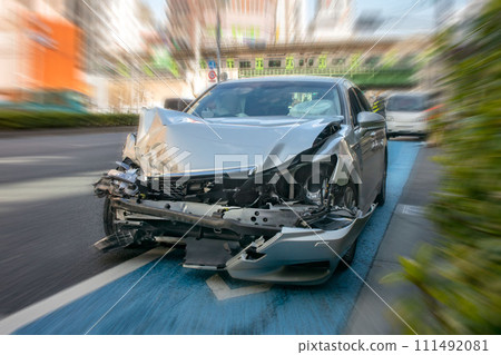 Traffic accident vehicle 111492081