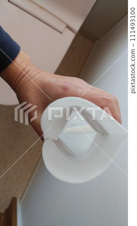 應急廁所是災害發生時有用的防災用品。 111493100