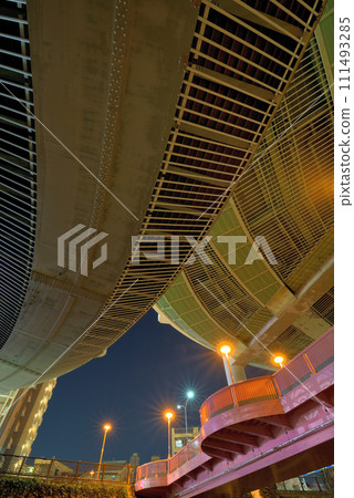 [Aichi Prefecture] Nagoya cityscape Night view of Kurokawa Interchange on the Nagoya Expressway 111493285