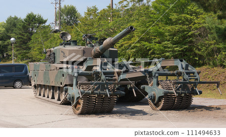 Ground Self-Defense Force Type 90 tank with Type 92 minefield processing roller Ground Self-Defense Force Type 90 tank with Type 92 minefield processing roller 111494633