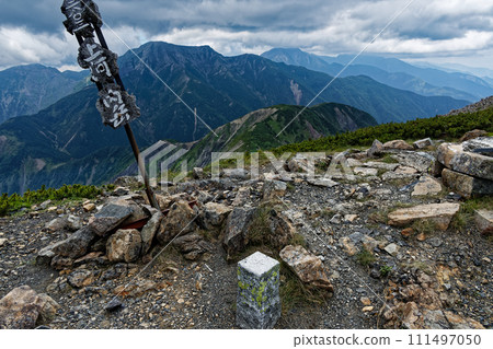 Mt. Hijiri and Mt. Akaishi seen from the summit of Mt. Kamikawachidake in the Southern Alps 111497050