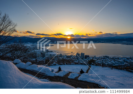Lake Suwa Tateishi Park sunset winter 111499984