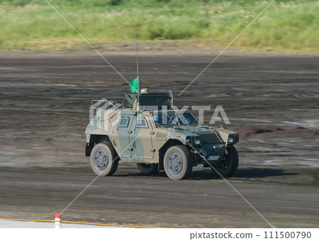 參加訓練展示的陸上自衛隊輕型裝甲車 111500790