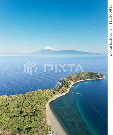 "Shizuoka Prefecture" Photographing Mt. Fuji and Osezaki in winter with a drone 111500956