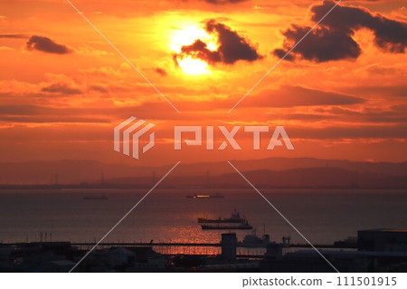 Sunrise in Tokyo Bay Sunrise in Tokyo Bay 111501915