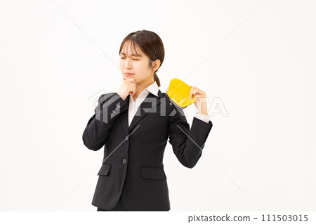 年輕女性商務錢包擔心 111503015