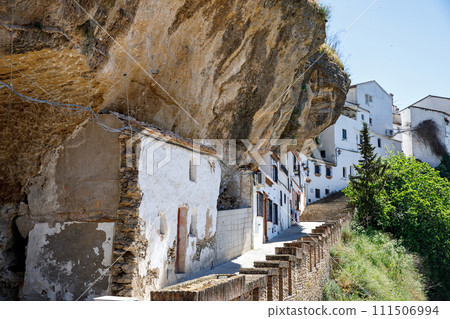 The beautiful village of Setenil de las Bodegas on a sunny summer day. Provice of Cadiz, Andalusia, Spain 111506994