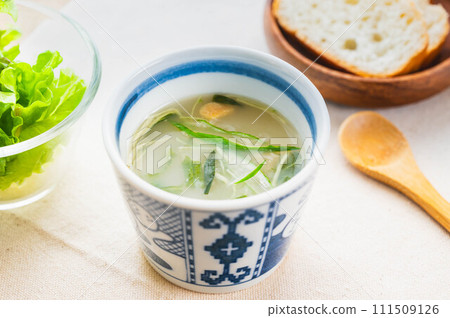 plain soup 111509126
