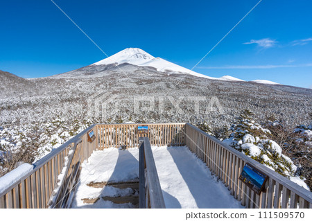 Mt. Fuji snowy view from Koshikiritzuka Observation Deck in Mizugatsuka Park, Mt. Fuji 2nd Station Mt. Fuji snowy view from Koshikiritzuka Observation Deck in Mizugatsuka Park, Mt. Fuji 2nd Station 111509570