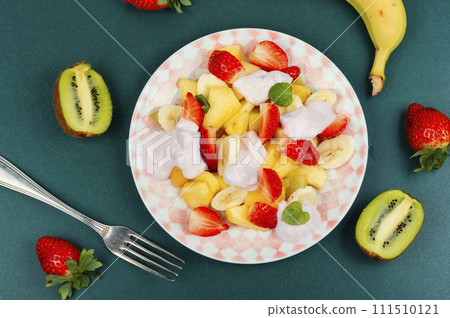 Appetizing fruit berry salad with yogurt. 111510121