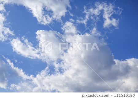 Spring sky blue sky sky image [Tokyo] 111510180