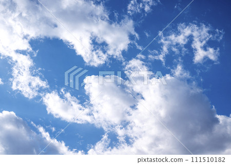 Spring sky blue sky sky image [Tokyo] 111510182