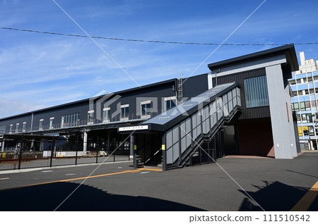 Free passageway at the east exit of Kuwana Station on the Kansai Main Line Free passageway at the east exit of Kuwana Station on the Kansai Main Line 111510542