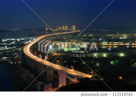 [香川縣]從松辻山展望台看到的瀨戶大橋和番王工業區的夜景 111510783