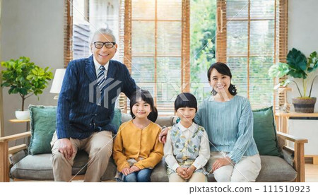 3代家庭照片 111510923