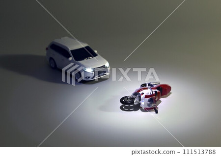 夜間車禍保險圖片 夜間車禍保險圖片 111513788