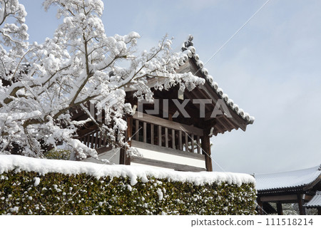 京都市東山區東福寺鐘樓雪景 111518214
