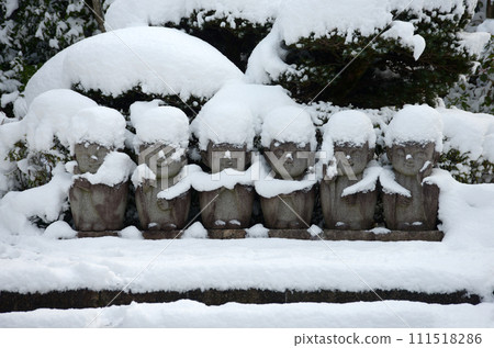 Snowy Tofukuji Temple Rokujizo of Reigen-in Temple Higashiyama Ward, Kyoto City 111518286