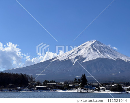 Fuji seen from Kawaguchiko 111521944