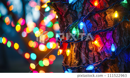 樹上裝飾的彩色照明燈的特寫背景“AI生成圖像” 樹上裝飾的彩色照明燈的特寫背景“AI生成圖像” 111522963