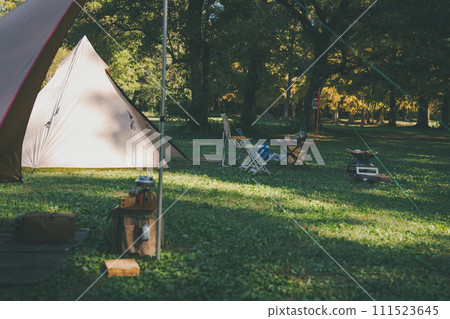 camp, camping, tent 111523645
