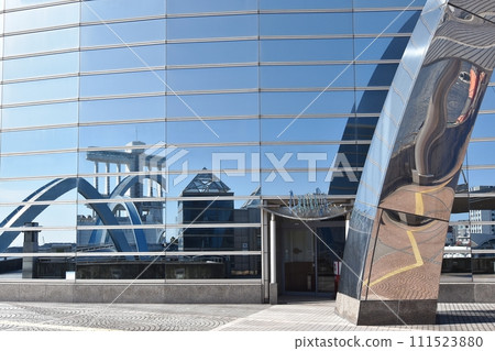 The mirror-like exterior wall of the South Building of the Port of Nagoya Aquarium The mirror-like exterior wall of the South Building of the Port of Nagoya Aquarium 111523880