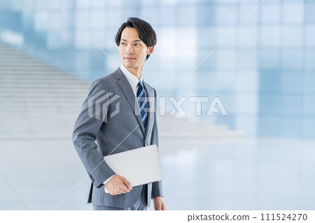 站在過道上的商人 111524270