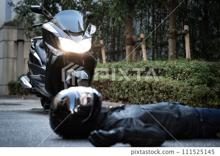 摩托車事故現場交通事故 摩托車事故現場交通事故 111525145