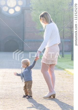 Guiding Light: A Toddler's Journey Guiding Light: A Toddler's Journey 111525270