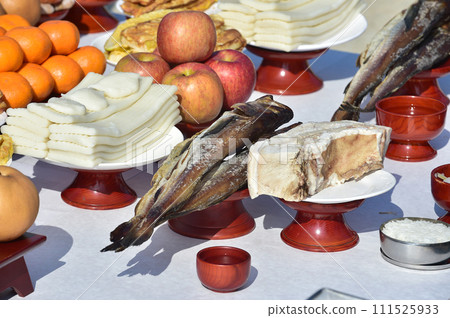 Food for the Korean ancestral rites ceremony table 111525933