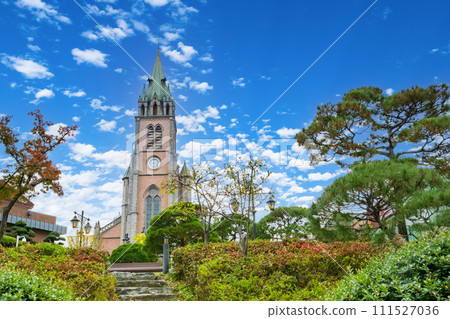 明洞大教堂，首爾市中心的旅遊景點 111527036