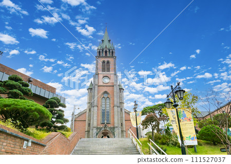 Myeongdong Cathedral, a tourist attraction in downtown Seoul 111527037